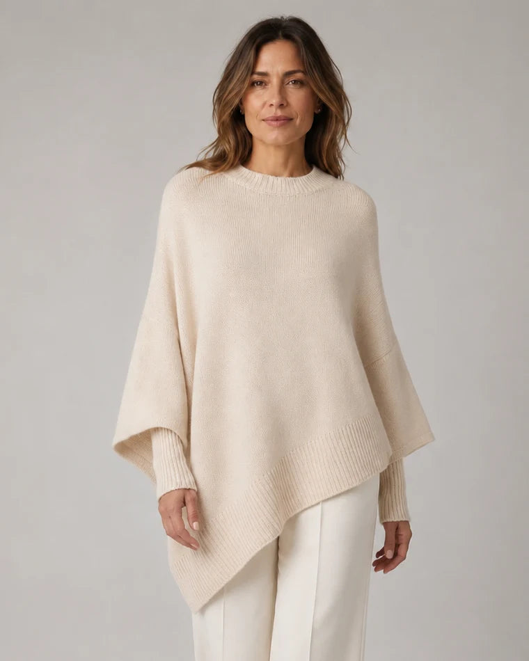 Asymmetrischer Strickpullover mit weiten Ärmeln