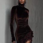 Damenkleid mit Samteffekt und asymmetrischem Detail - Lyorinne