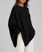 Asymmetrischer Strickpullover mit weiten Ärmeln