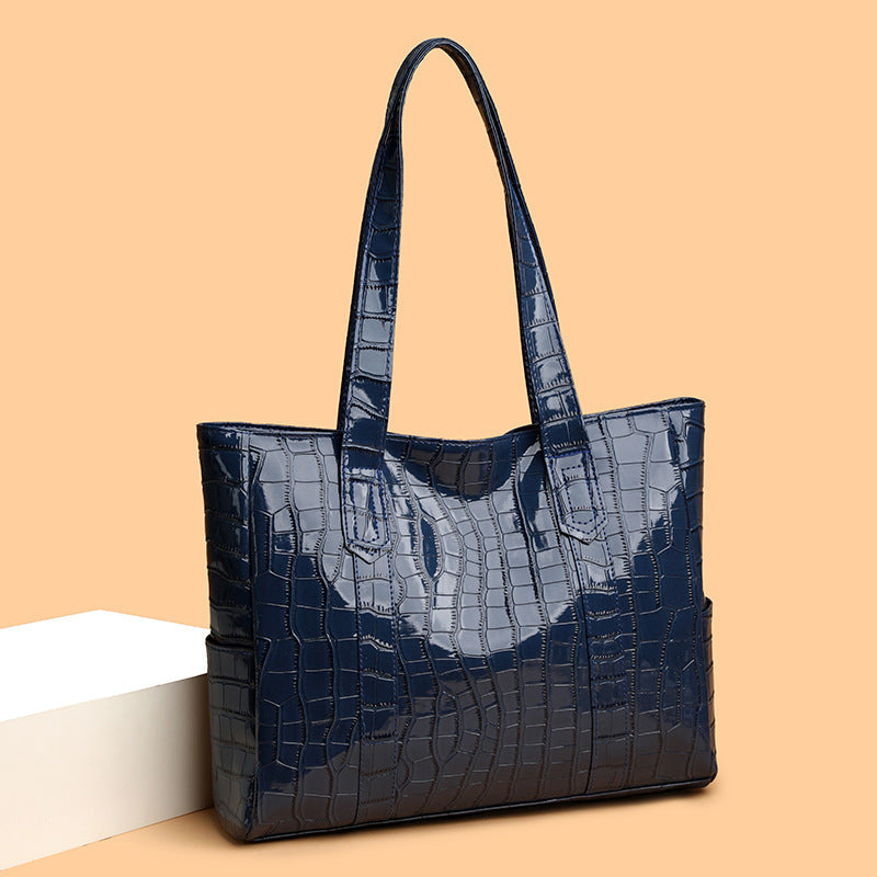 Damen-Tasche mit eleganter, strukturierter Oberfläche