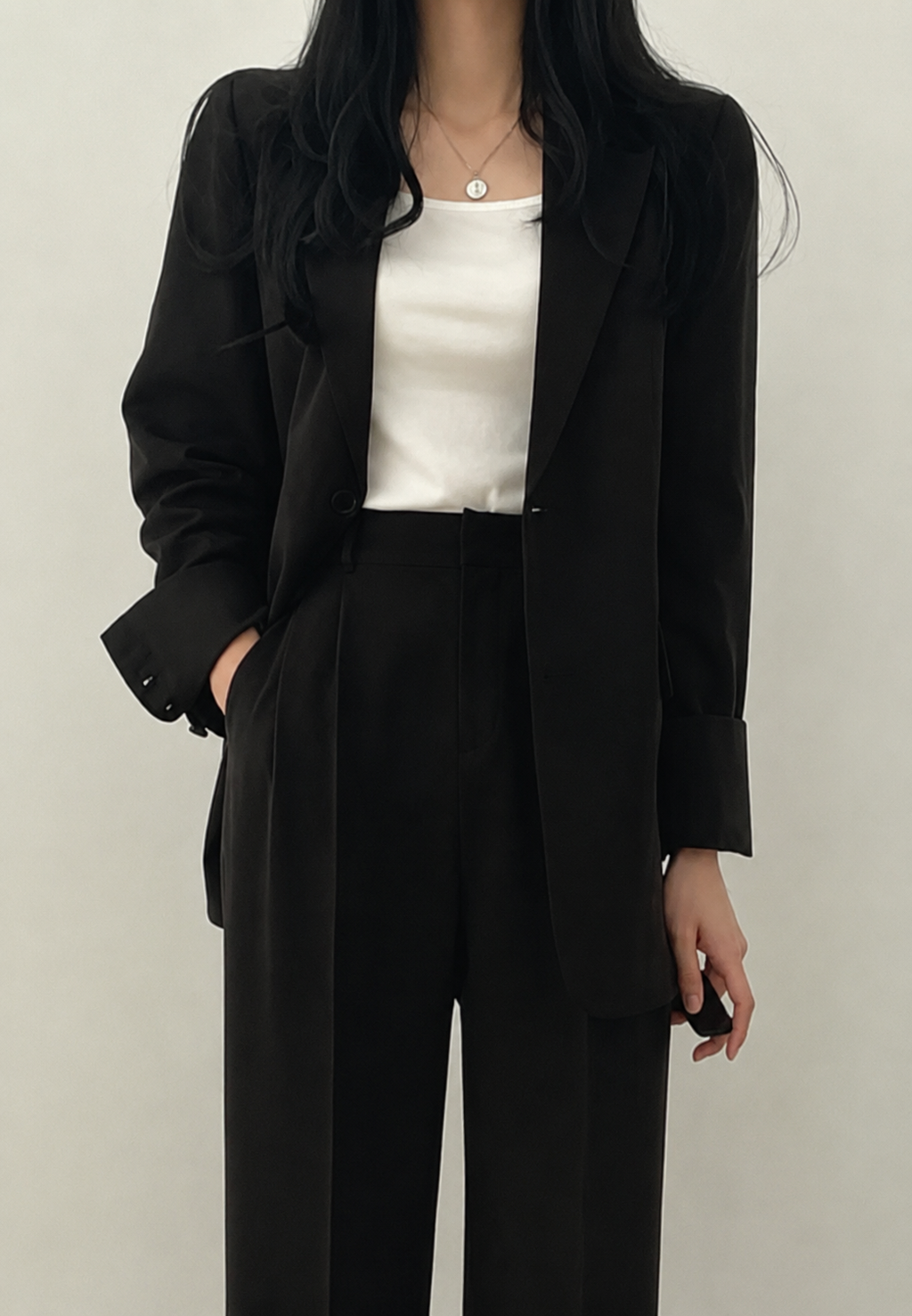 Zweiteiliges Damen-Set aus Blazer und gerader Hose – Athena