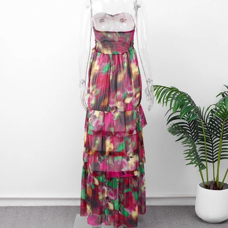 Evelina - Langes, tief ausgeschnittenes Kleid mit Volants und Blumenmuster