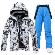 Schwarz mit Blau