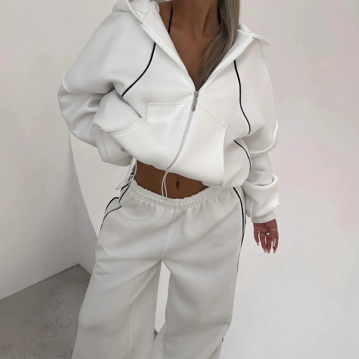 Zweiteiler mit Zip-Jacke und Jogginghose