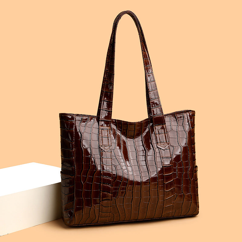 Damen-Tasche mit eleganter, strukturierter Oberfläche