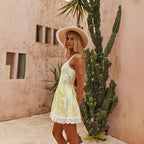 Kurzes geblümtes Sommerkleid mit Spitze für Frauen - Elfriede