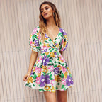 Val - Kleid mit Blumenmuster und V-Ausschnitt