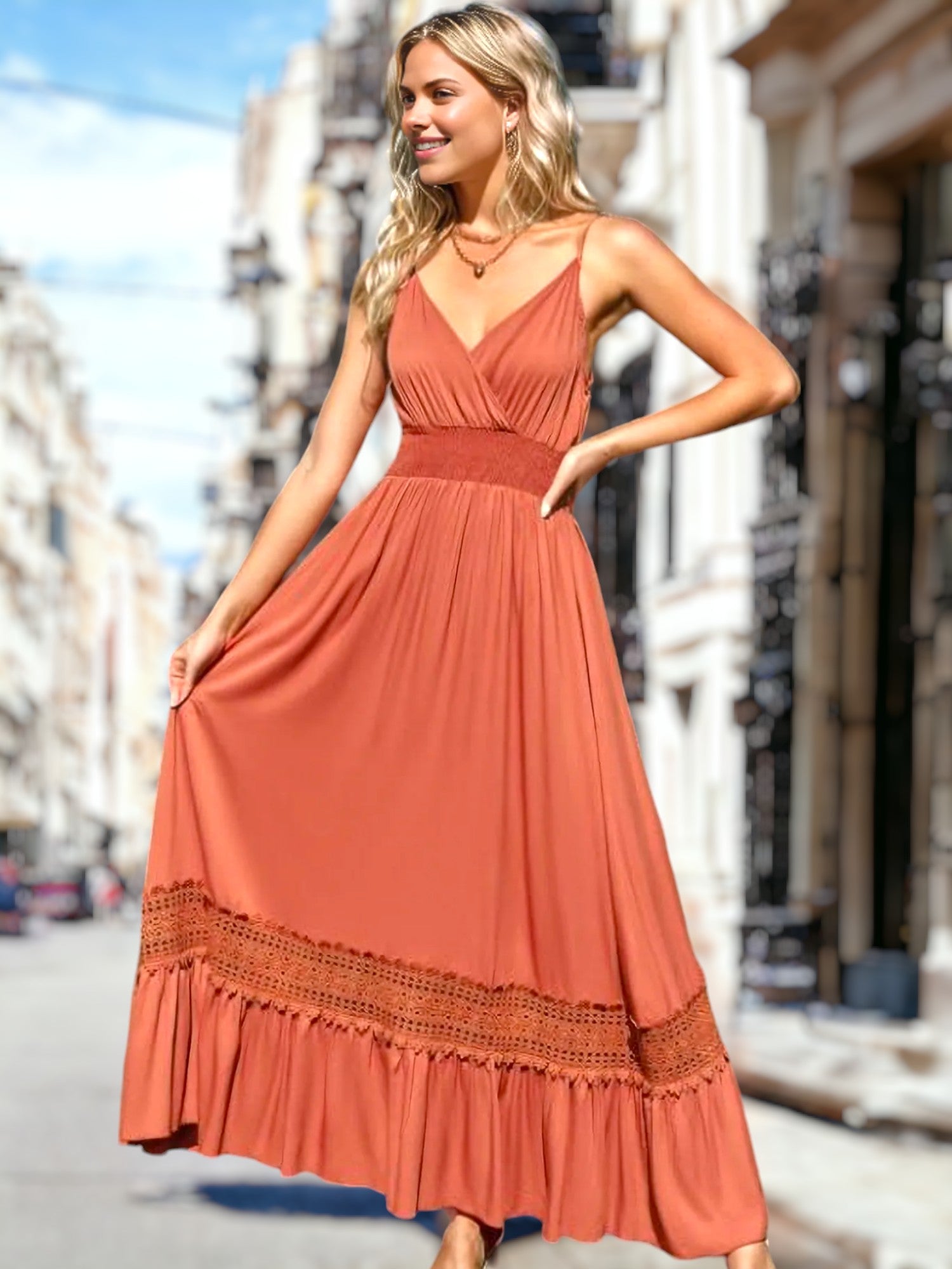 Rebecca - Kleid aus gehäkelter Spitze mit gerafftem Bund