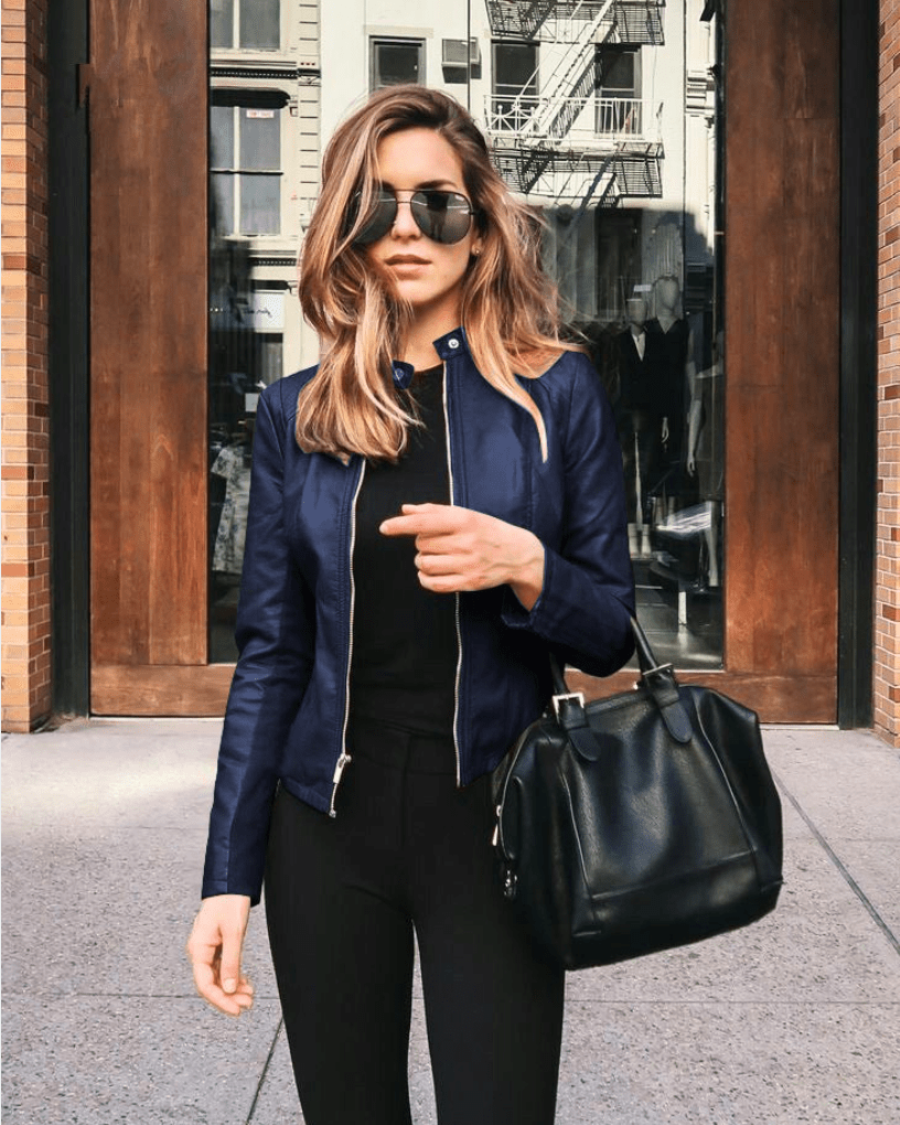 Figurbetonte Lederjacke im lässigen Stil
