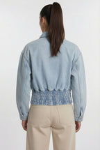 Denimjacke mit klassischem Schnitt