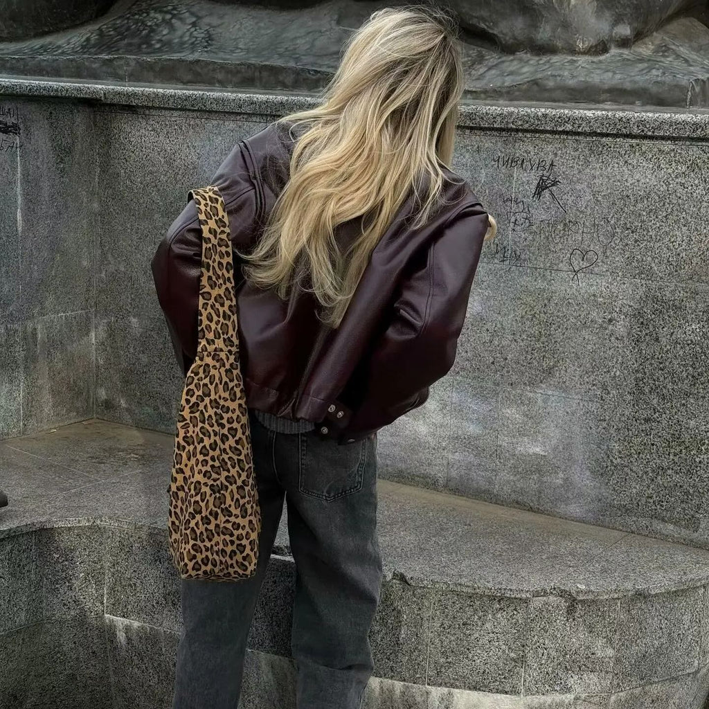 Kunstlederjacke mit Reverskragen und Reißverschluss