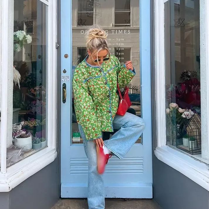 Lockere Jacke mit Blumenmuster