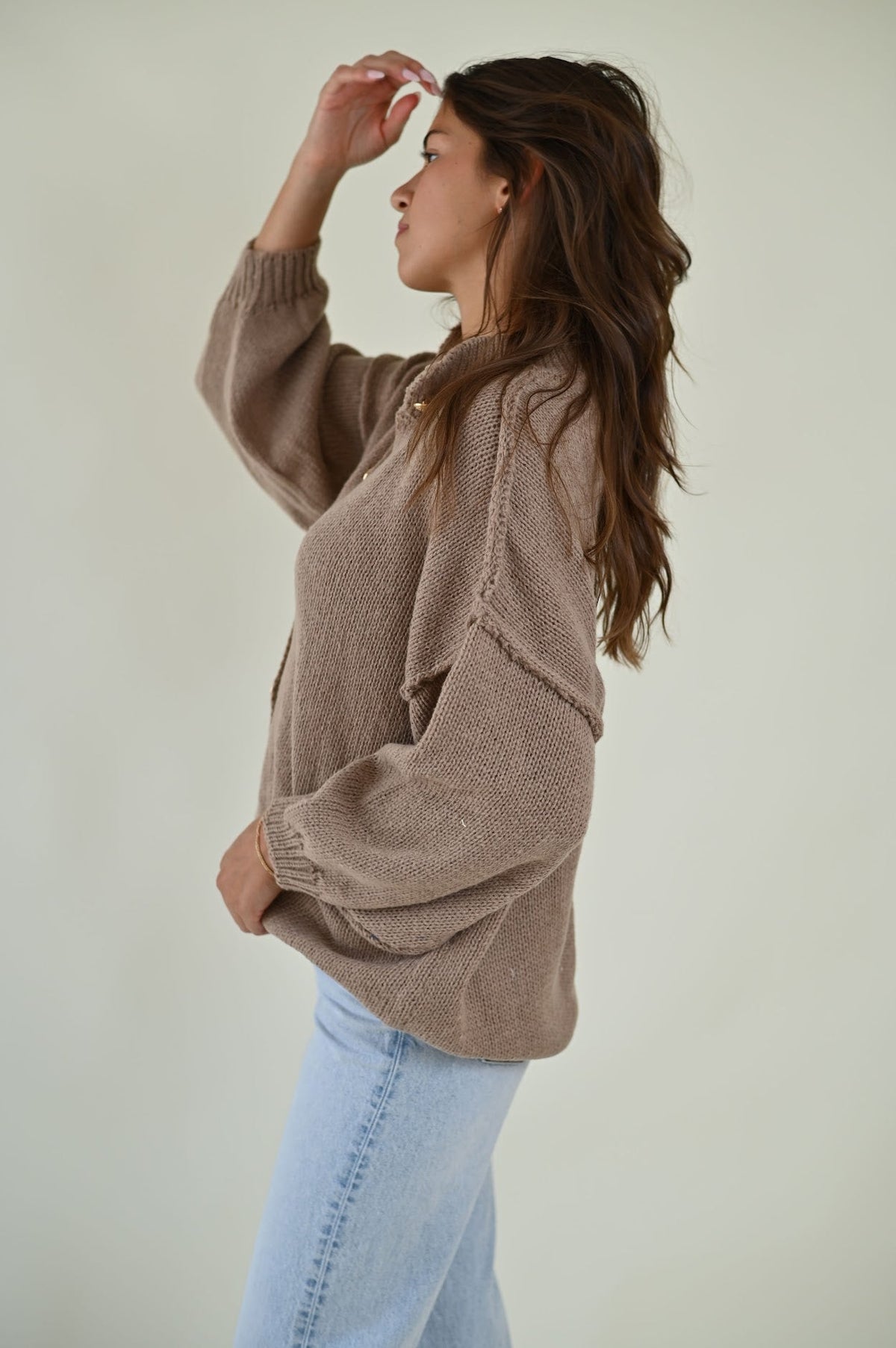 Pullover mit Kaffeemotiv und Knopfdetails