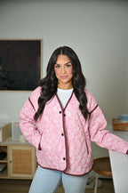 Rosa Steppjacke mit Paisleymuster