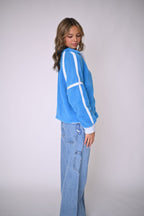 Blauer Pullover mit klassischem Schnitt