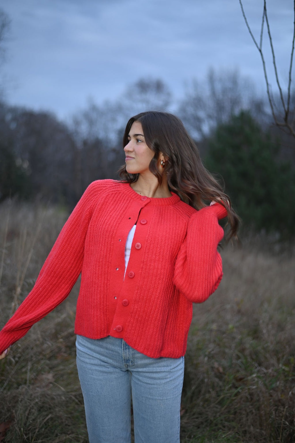 Rote Strickjacke
