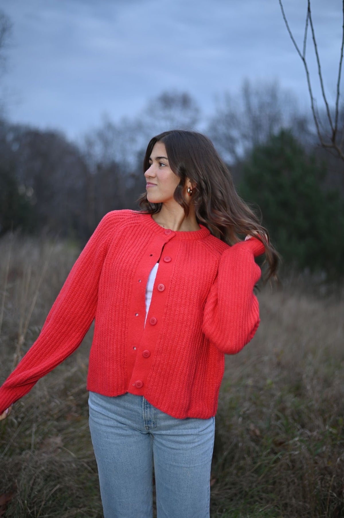 Rote Strickjacke