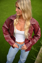 Schwarze Jacke in Lederoptik mit Blumenmuster