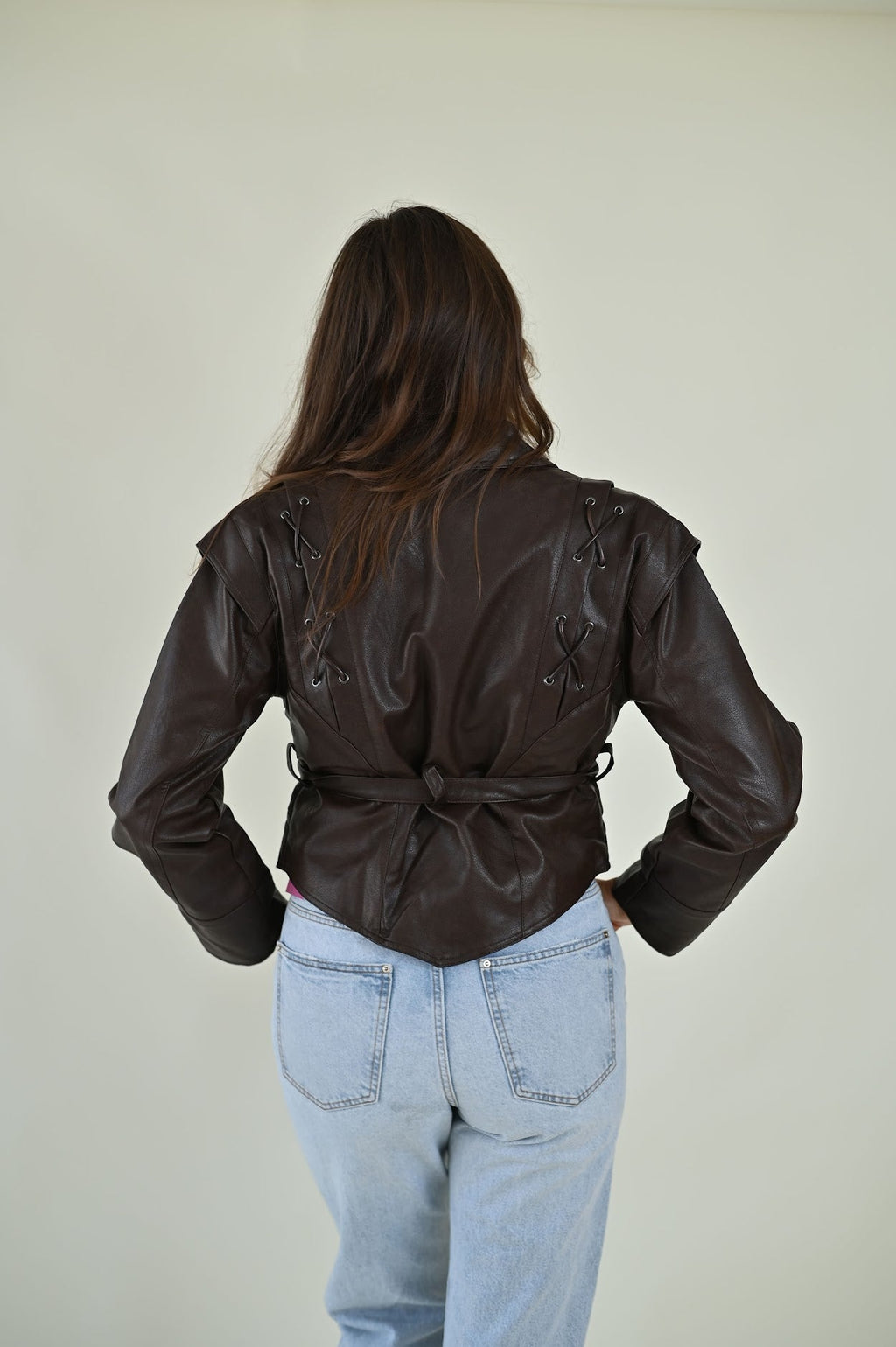 Jacke in Lederoptik mit modernem Schnitt