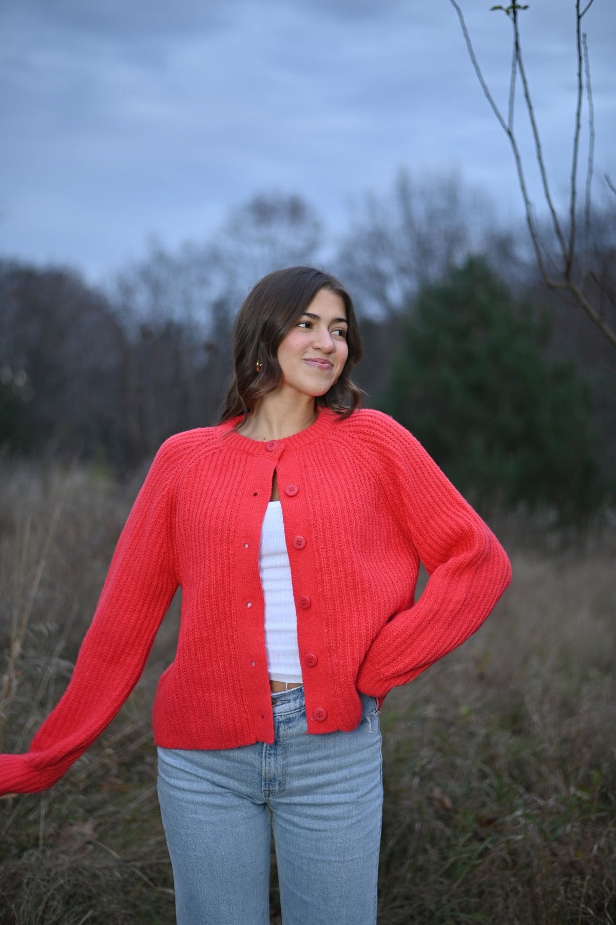 Rote Strickjacke