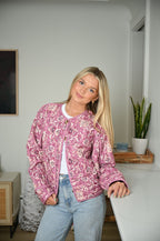 Steppjacke mit floralem Muster