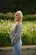 Pullover in Grau mit cleanem Design