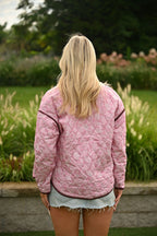 Rosa Steppjacke mit Paisleymuster