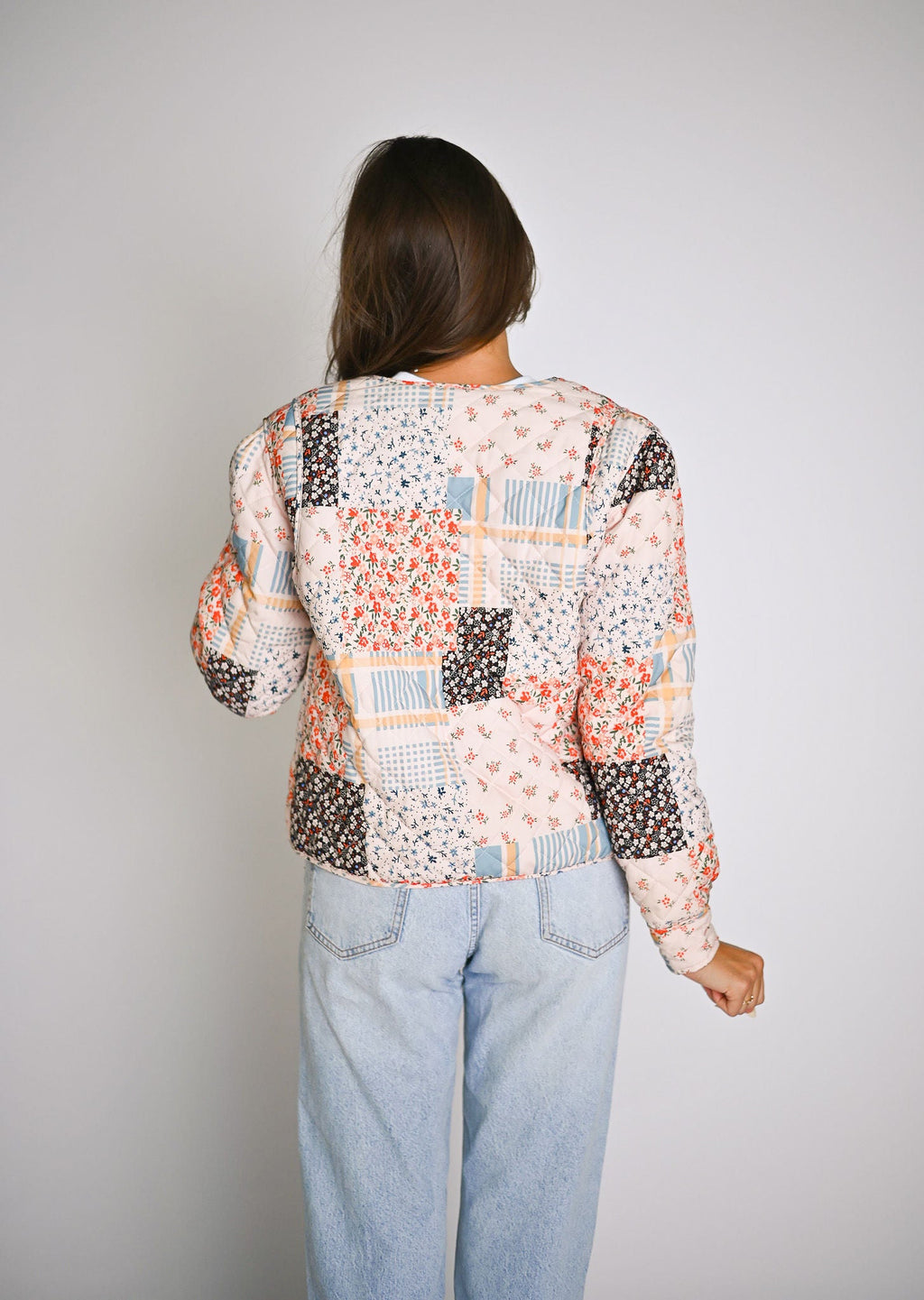 Schwarze Jacke mit Blumenprint