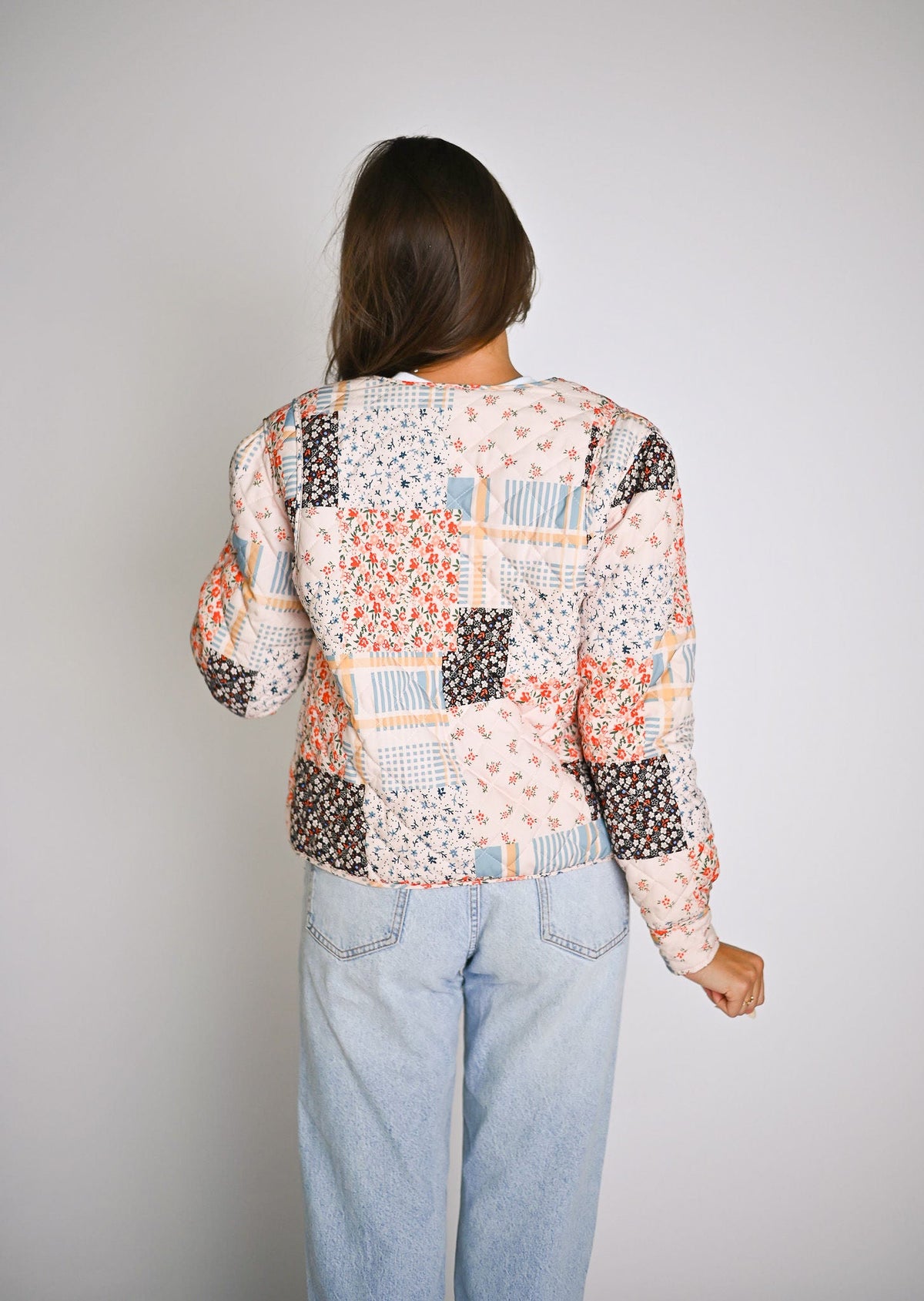 Schwarze Jacke mit Blumenprint