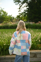 Steppjacke oder Weste mit Blumenmuster