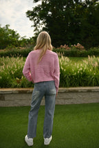 Pullover mit feinem Streifenmuster