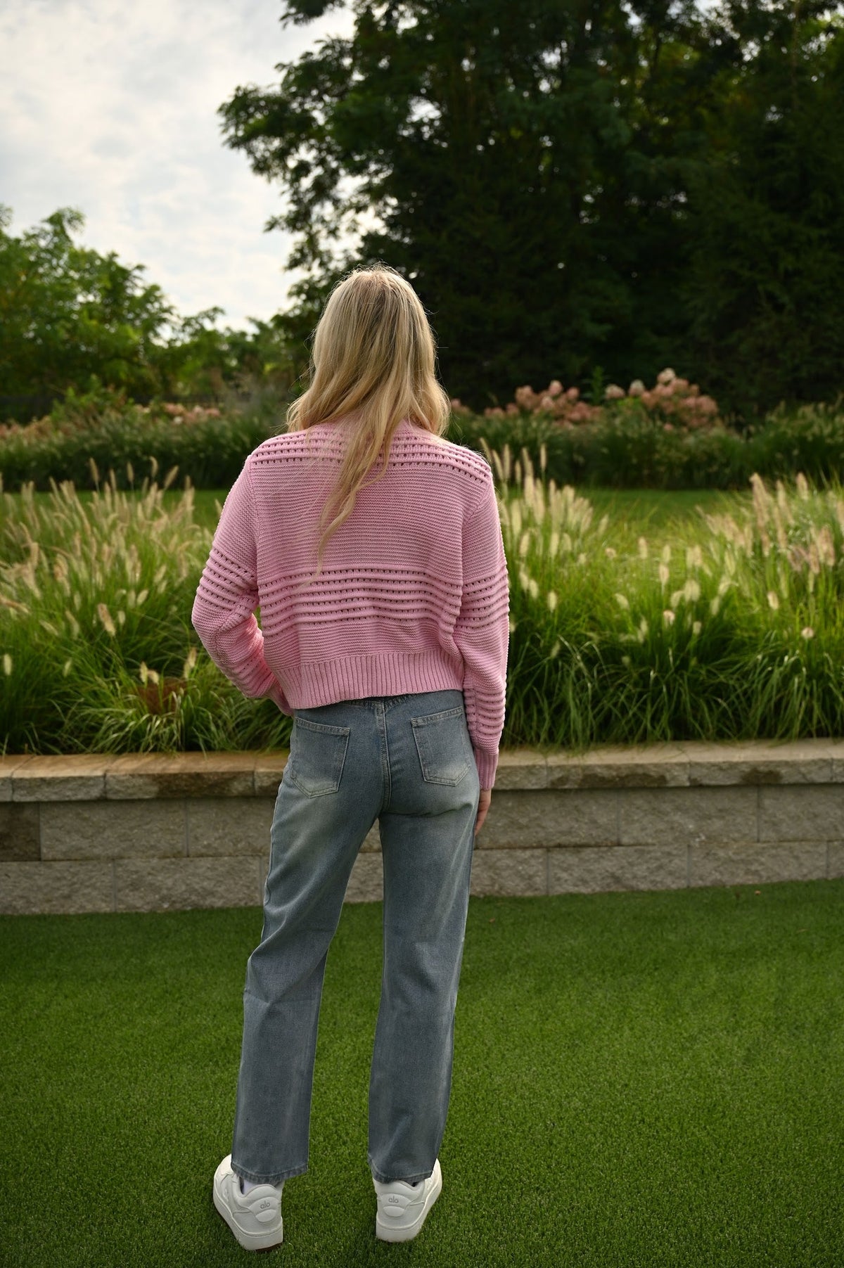 Pullover mit feinem Streifenmuster