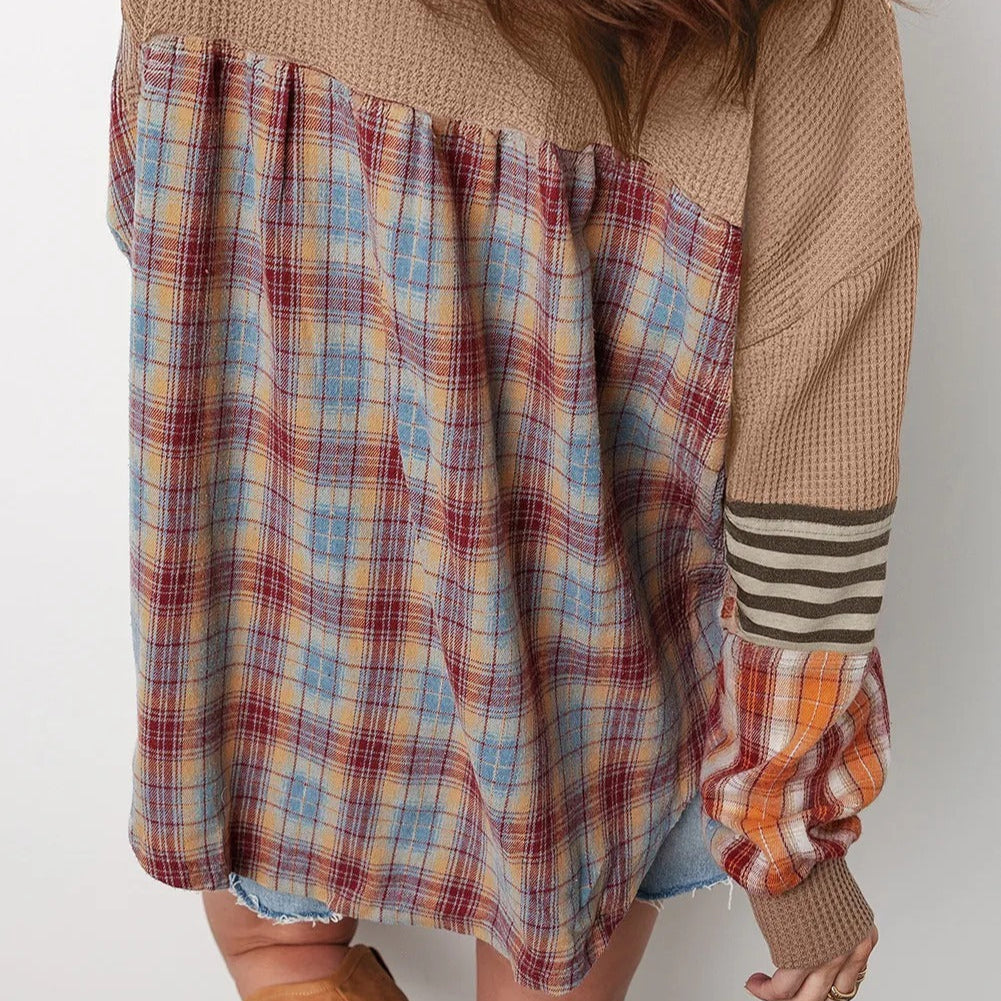 Damen-Sweatshirt im Patchwork-Stil mit gestreiften und karierten Ärmeln - Leona