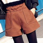 Hochgeschlossene Shorts mit geräumigen Taschen - Noelle