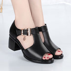 Halbhohe Sandalen mit dekorativer Schnalle - Elara