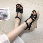 Plateausandalen aus Jute mit gekreuzten Riemen - Liora