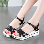 Minimalistische gekreuzte Damen Plateausandalen - Irina