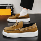 Herren-Slipper aus Wildleder mit weißer Sohle - Bennett