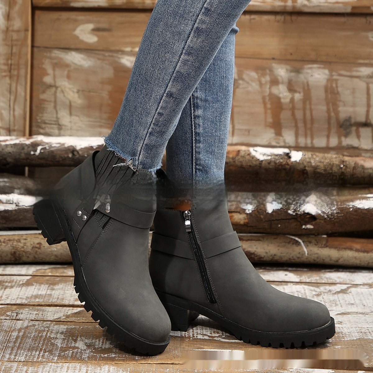 Damenstiefelette mit mittlerem Absatz und Schnalle - Narella