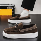 Herren-Slipper aus Wildleder mit weißer Sohle - Bennett
