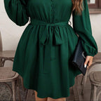 Kurzes Kleid mit Schleife in der Taille - Narella