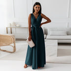 Langes ärmelloses ärmelloses Frauenkleid mit Kreuzausschnitt - Larissa