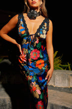 July - Bedrucktes Spitzen-Maxikleid mit V-Ausschnitt