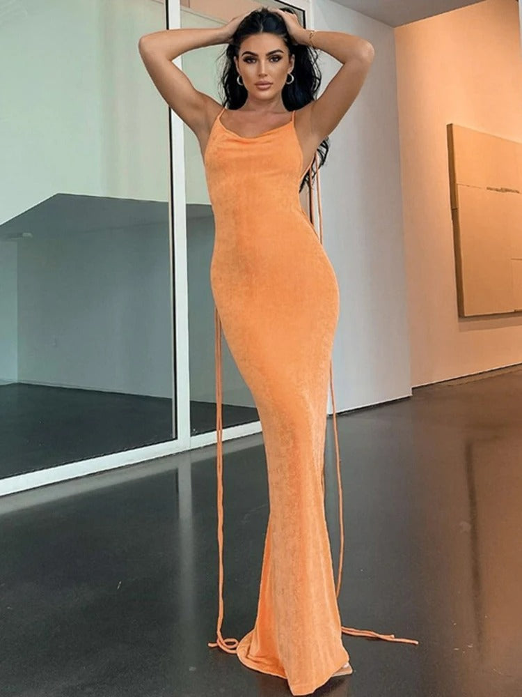 Allison - Schmal geschnittenes Kleid mit offenem Rücken