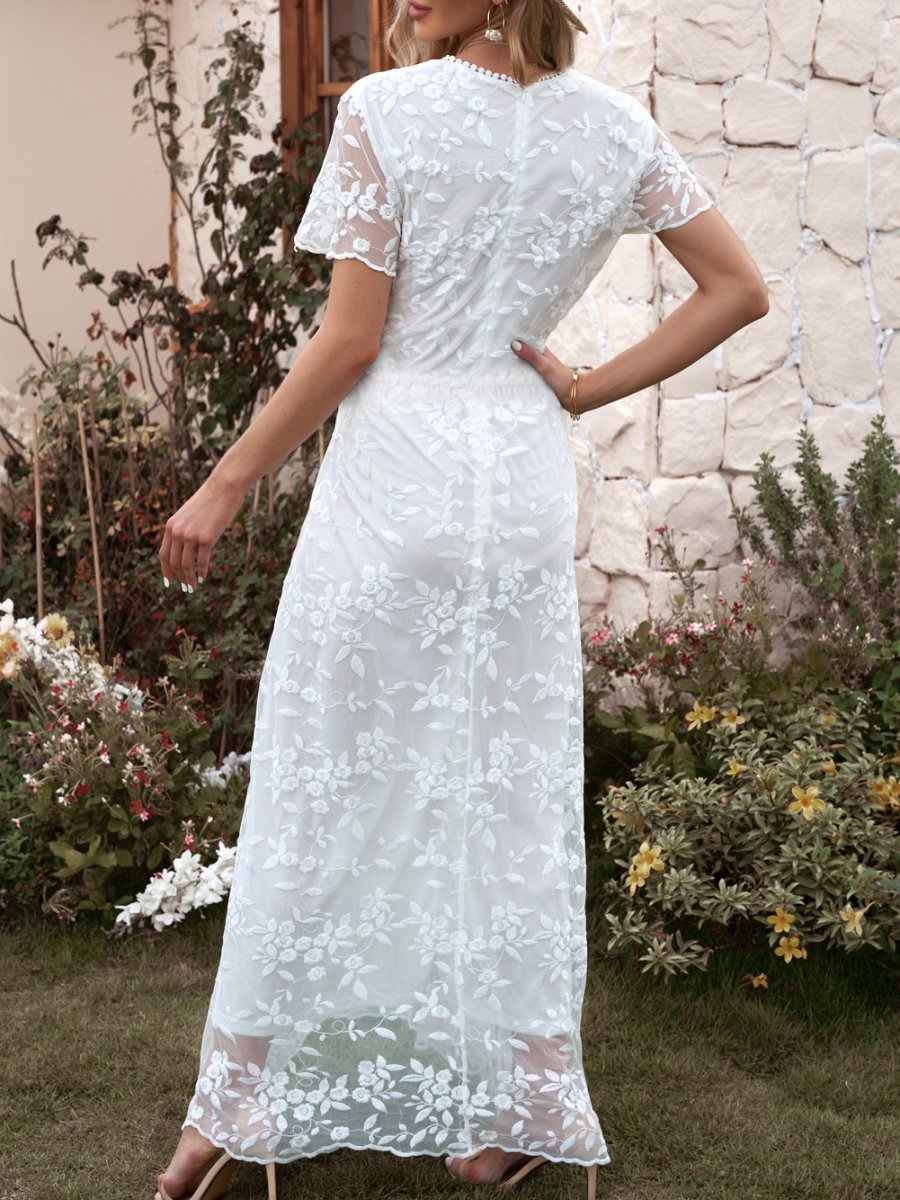 Lora - Elegantes weißes Maxikleid aus Spitze