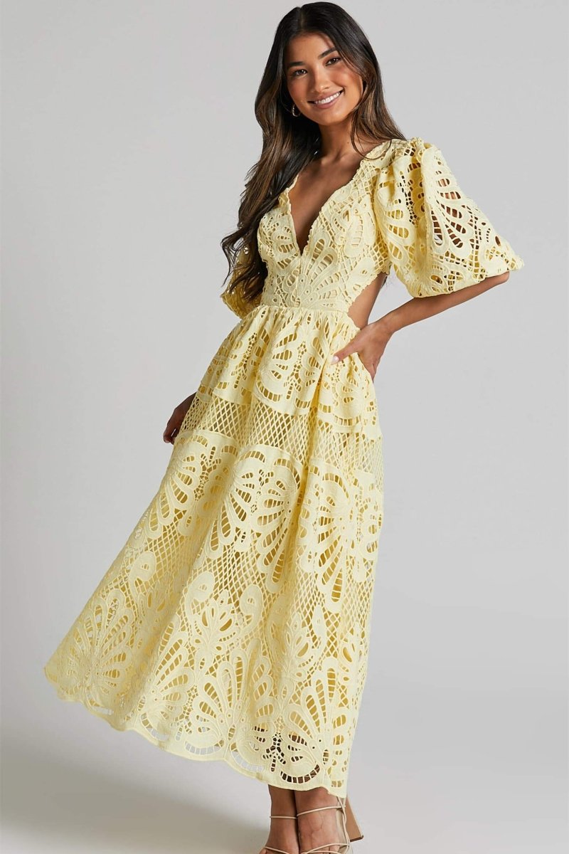 Sandra - Midikleid mit bestickter Spitze und Cut-Outs