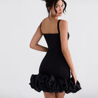Delia - Ärmelloses Mini-Abendkleid mit quadratischem Ausschnitt und Rüschensaum