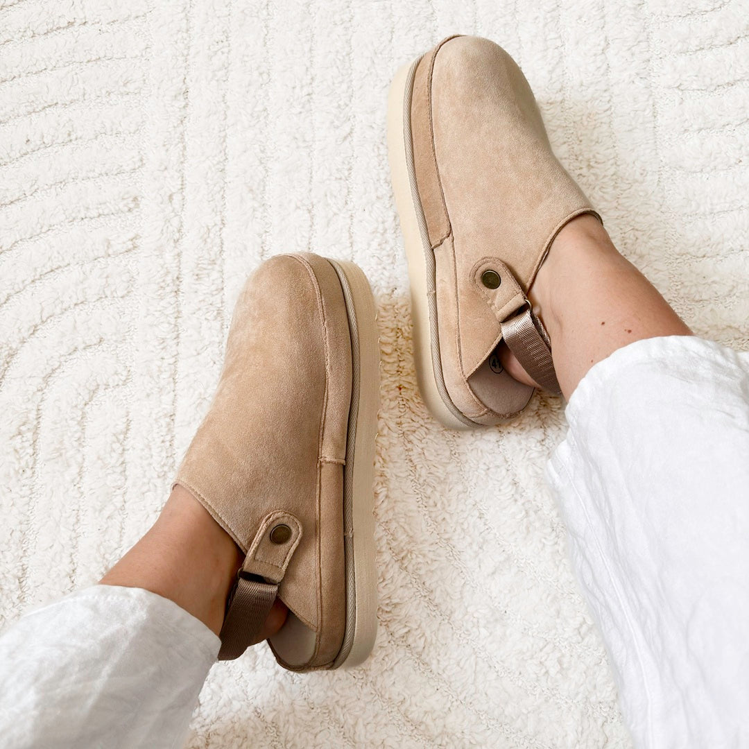 Damen Clogs aus Wildleder verstellbarer Riemen - Mia