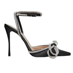 Layla - Chice High Heels mit Strasssteinen, spitzer Zehe und Satin-Schmetterling