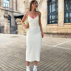 Maya - Midikleid mit Neckholder und strukturierten Schlitzkanten
